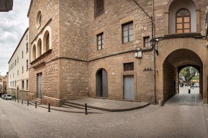 Uno de los accesos al centro histórico de la capital del Solsonès.