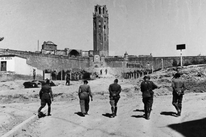 Militars franquistes i alemanys es dirigeixen a la Seu, caserna i també presó de represaliats