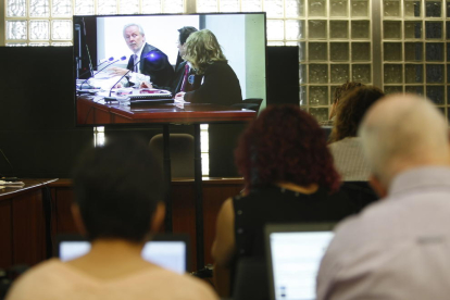 Los acusados, Fernando Blanco y Margarita Garau, ayer en la segunda jornada del juicio en la Audiencia. 