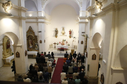 L’església de Rosselló, plena ahir a la tarda durant la missa oficiada pel bisbe de Lleida.