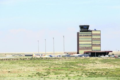 L’aeroport d’Alguaire en una imatge de diumenge.