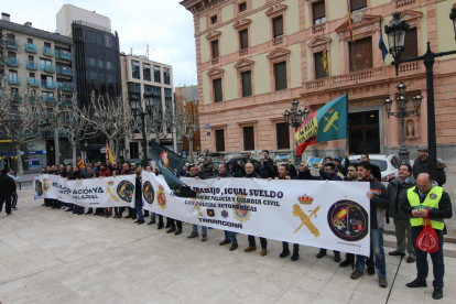 La protesta va tenir lloc davant de la subdelgació del Govern central a Lleida.