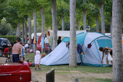 Imagen de archivo de un camping de la Noguera en verano.