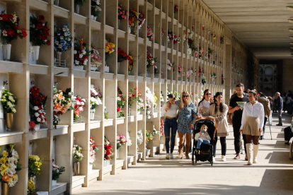 Todos los Santos 2022 en el cementerio de Lleida