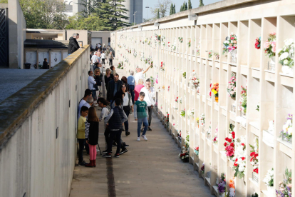 Todos los Santos 2022 en el cementerio de Lleida