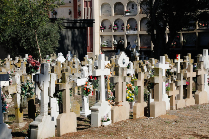 Todos los Santos 2022 en el cementerio de Lleida