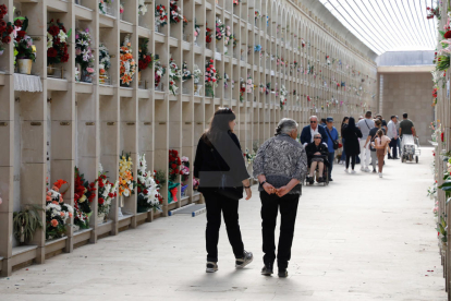 Todos los Santos 2022 en el cementerio de Lleida