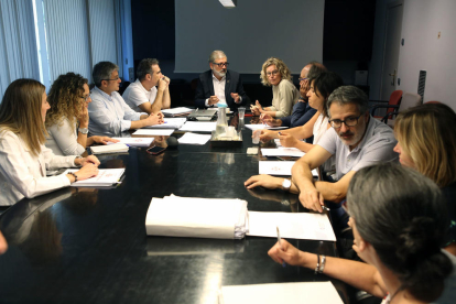 La primera reunió de la comissió de seguiment del pla Mariola 20.000.