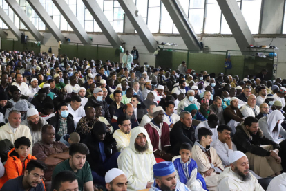 Els musulmans de Lleida celebren amb pregàries multitudinàries la fi del ramadà 2022