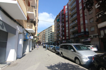 La agresión ocurrió en esta zona de la calle Lluís Companys de Lleida.