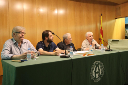 Debate sobre lengua, en junio de 2017 en el Ateneu Popular de Ponent, una de las entidades del censo.