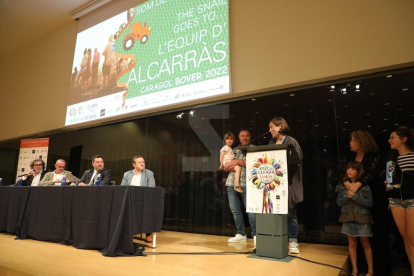 El empresario y periodista Tatxo Benet exalta con humor la ciudad y su fiesta gastronómica más importante || El equipo de 'Alcarràs' y el presidente del Lleida Esportiu recogen sus premios