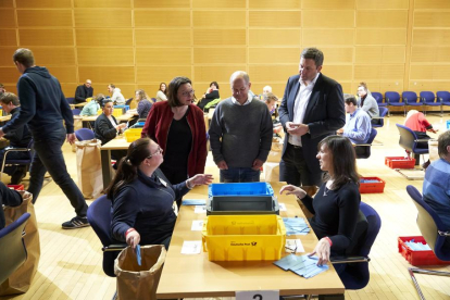 Imagen del recuento de los votos por parte del SPD.