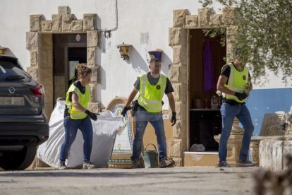 Operación conjunta de Mossos y Guardia Civil con dos detenidos y 1.301 plantas decomisadas.