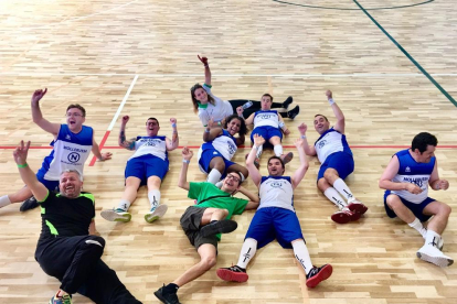 El equipo de baloncesto de Asvolcall Down Lleida, campeón en su categoría.