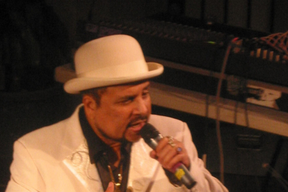 El cantante de reggae y productor jamaicano Dennis Alcapone.