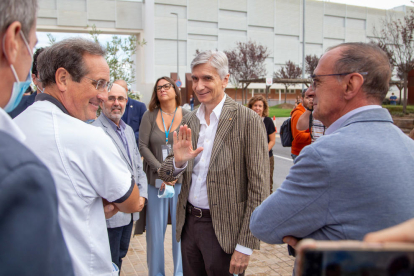 El consejero de Salut, Josep Maria Argimon, ha inaugurado este miércoles la nueva UCI Neonatal del Hospital Universitario Arnau de Vilanova de Lleida