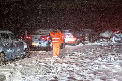 El tenporal atrapa milers de persones a la Península i deixa fortes nevades al Pirineu lleidatà