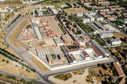 Investiguen un funcionari de la presó de Lleida per abusar d'un intern