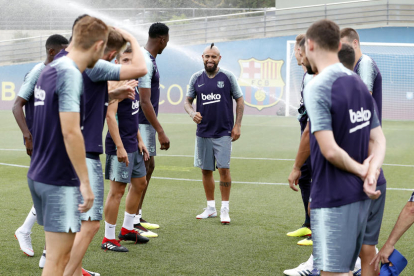 Arturo Vidal se enfundó ayer por primera vez la camiseta del Barça.