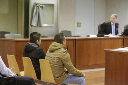 Els dos acusats, aquest dijous a l'Audiència de Lleida.