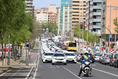 Marxa lenta dels taxistes de Lleida en record del seu company assassinat