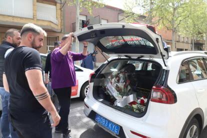 Marxa lenta dels taxistes de Lleida en record del seu company assassinat