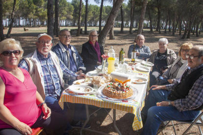 Lleidatans celebrant la mona 2022
