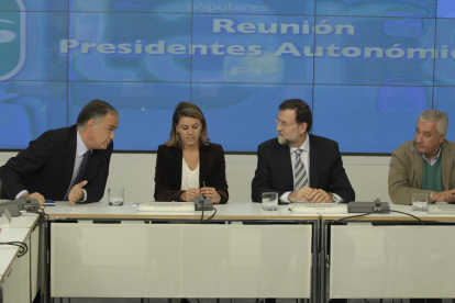 Imagen de archivo de González Pons, Cospedal, Rajoy y Arenas en una reunión del PP.