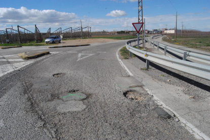 El estado de la vía de acceso a La Serra.