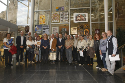El vestíbulo del Orfeó Lleidatà acoge la exposición ‘Recordant Sixena’ hasta el próximo 28 de octubre. 