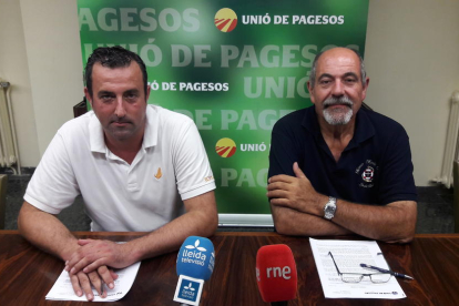 El responsable de cereales de UP, Santi Caudevila y el coordinador de UP en Lleida, Jaume Pedrós.