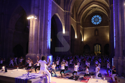 Nit de lluna plena a la Seu Vella de Lleida amb ioga