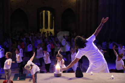 Nit de lluna plena a la Seu Vella de Lleida amb ioga