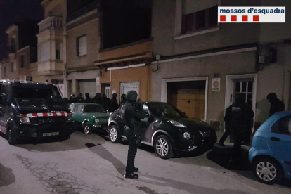 Detinguts 16 membres dels Àngels de l'Infern després d'un assassinat a Sabadell