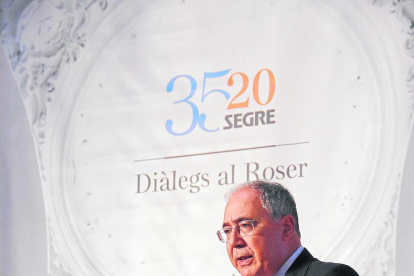 El rector de la Universitat de Lleida, durant la seua intervenció en el cicle ‘Diàlegs al Roser’.