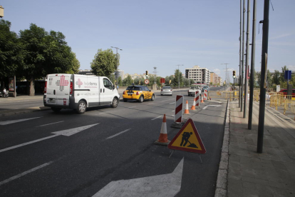 Cortado un carril en avenida de Catalunya por las obras del carril bici