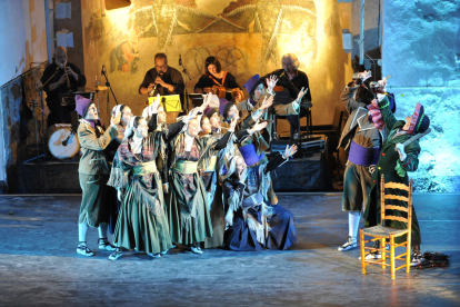 Imatge de l’actuació d’El Pont d’Arcalís en el marc del festival Dansàneu, que va finalitzar ahir.