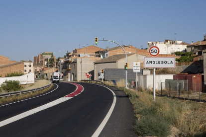 Imatge d’un dels accessos del municipi d’Anglesola.