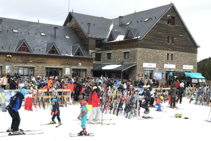 Imatge d’esquiadors a l’estació de Port Ainé, al Pallars Sobirà, durant aquesta temporada.