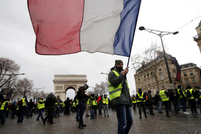 Manifestación de los “chalecos amarillos” en los Campos Elíseos de París, el sábado.