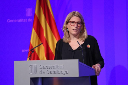 Elsa Artadi, ayer en la rueda de prensa tras el pleno del Parlament de Catalunya.
