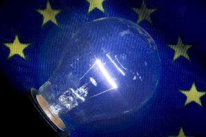 Utilitzar bombeta LED en comptes de tradicional estalviaria 10 euros a l'any a la factura