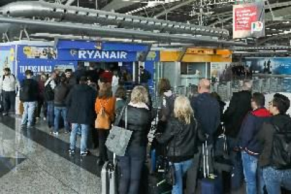 Ryanair cancel·larà 600 vols a finals de juliol per la vaga de tripulació de cabina