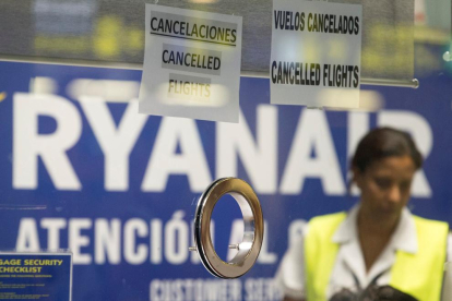 Ryanair demana disculpes i diu que els vols programats operen amb normalitat