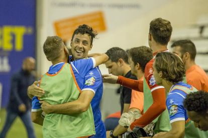 Pedro Martín celebra el triomf de l’equip davant l’Ebro.