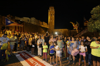 La Marxa de Torxes de Lleida ciutat va reunir més d’un miler de participants.