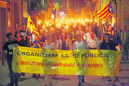 La Marxa de Torxes de Lleida ciudad reunió a más de un millar de participantes.