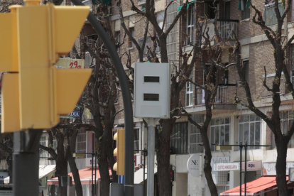 El radar del carrer Miquel Batllori és un dels tres que ahir estaven en funcionament.