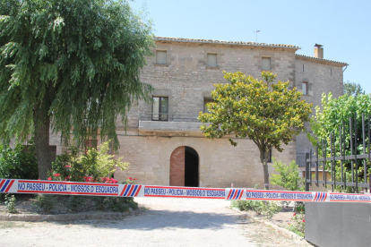 Vista de la vivienda donde ocurrieron los dos asaltos en Gàver, en el término municipal de Estaràs. 
